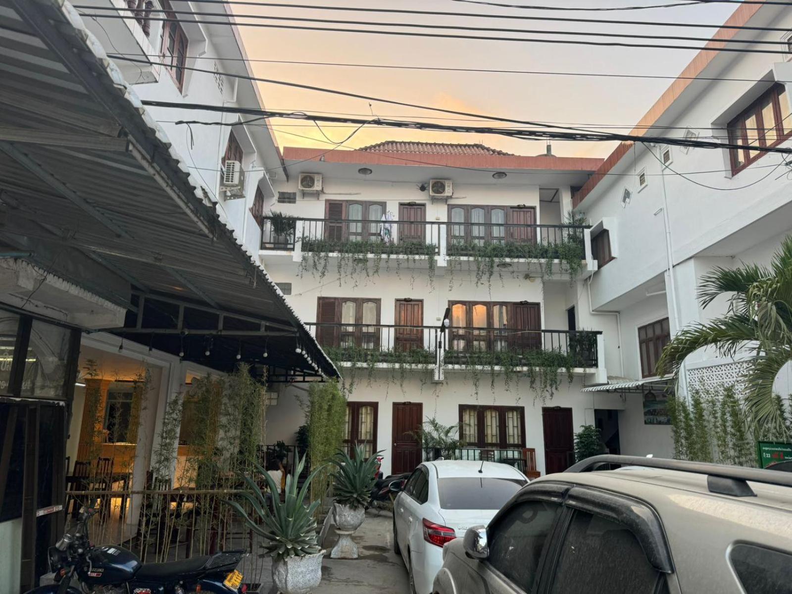 Vang Vieng Green Hotel ภายนอก รูปภาพ