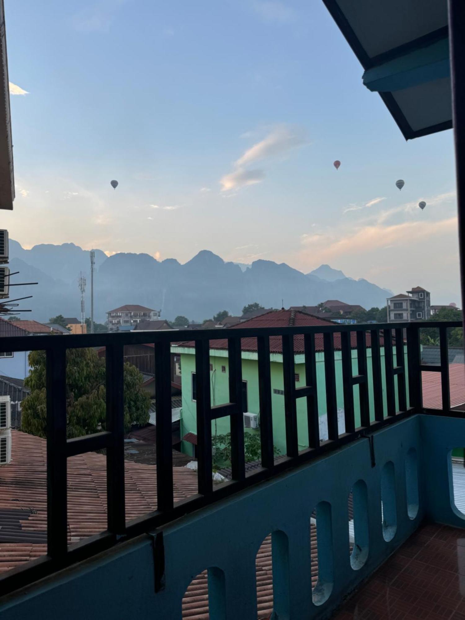 Vang Vieng Green Hotel ภายนอก รูปภาพ