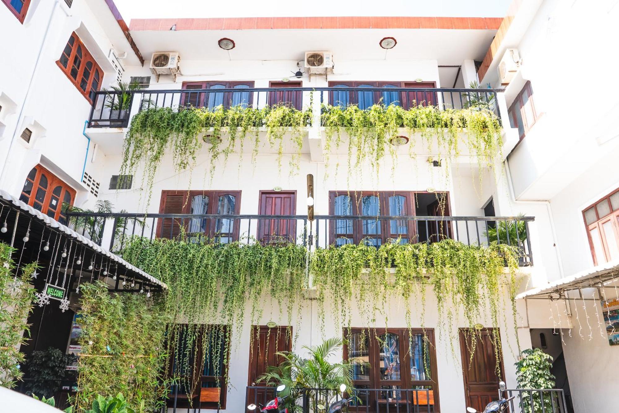 Vang Vieng Green Hotel ภายนอก รูปภาพ